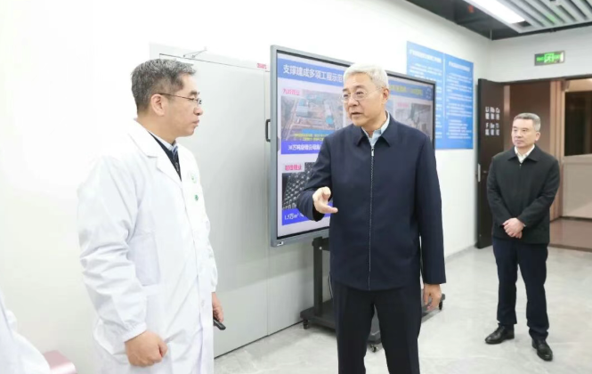 尹弘围绕推动科技创新与产业创新融合发展深入宜春新余调研